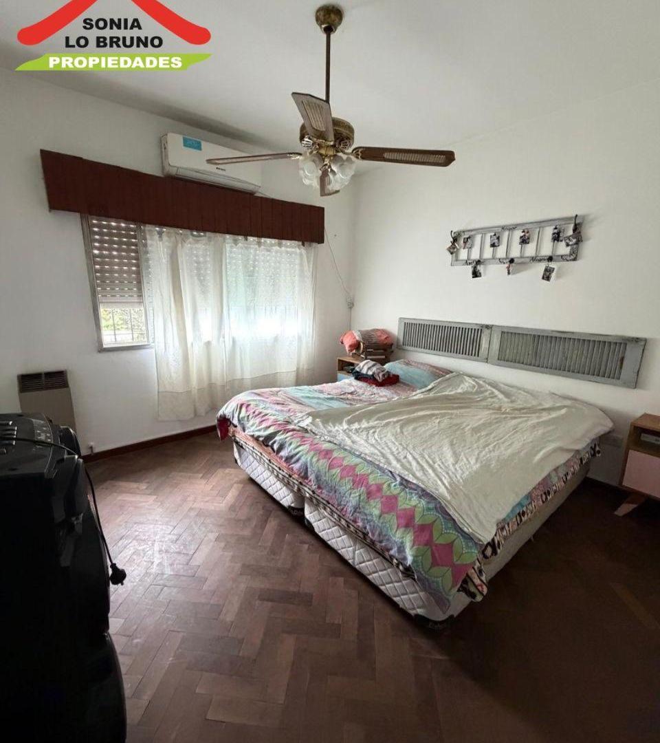 Foto de Casa Multifamiliar de dos plantas con cochera para varios vehiculoa., imagen 2