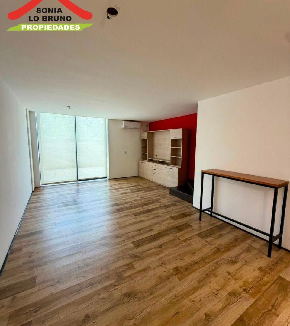 Foto de Condominio Copas. Duplex tres ambientes con dos cocheras., imagen 4