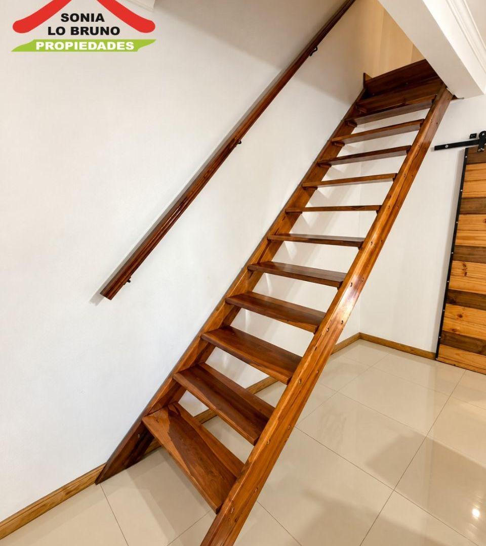 Foto de VENTA | CASA DE DOS PLANTAS CON PILETA Y COCHERA PASANTE Paso del Rey, imagen 3