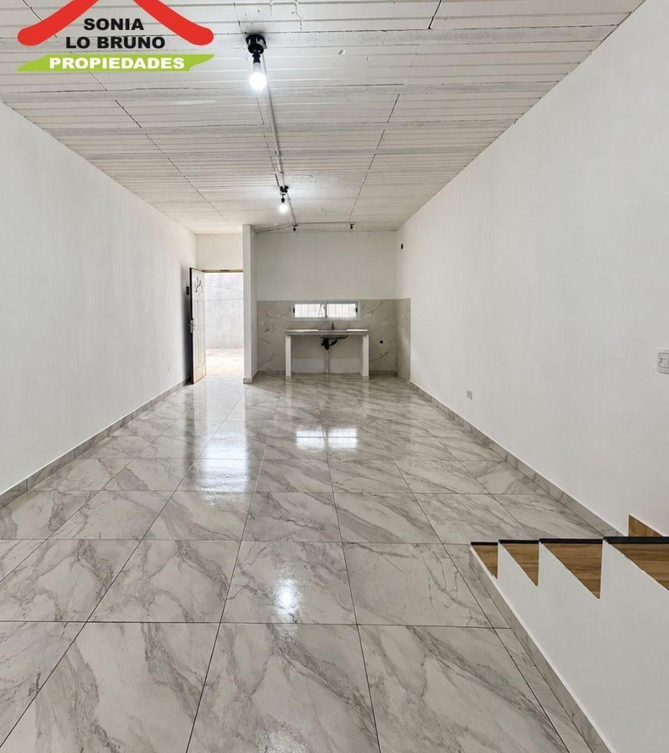 Foto de ALQUILER | DÚPLEX 3 AMBIENTES CON COCHERA. Paso del Rey Norte – Barrio, imagen 2