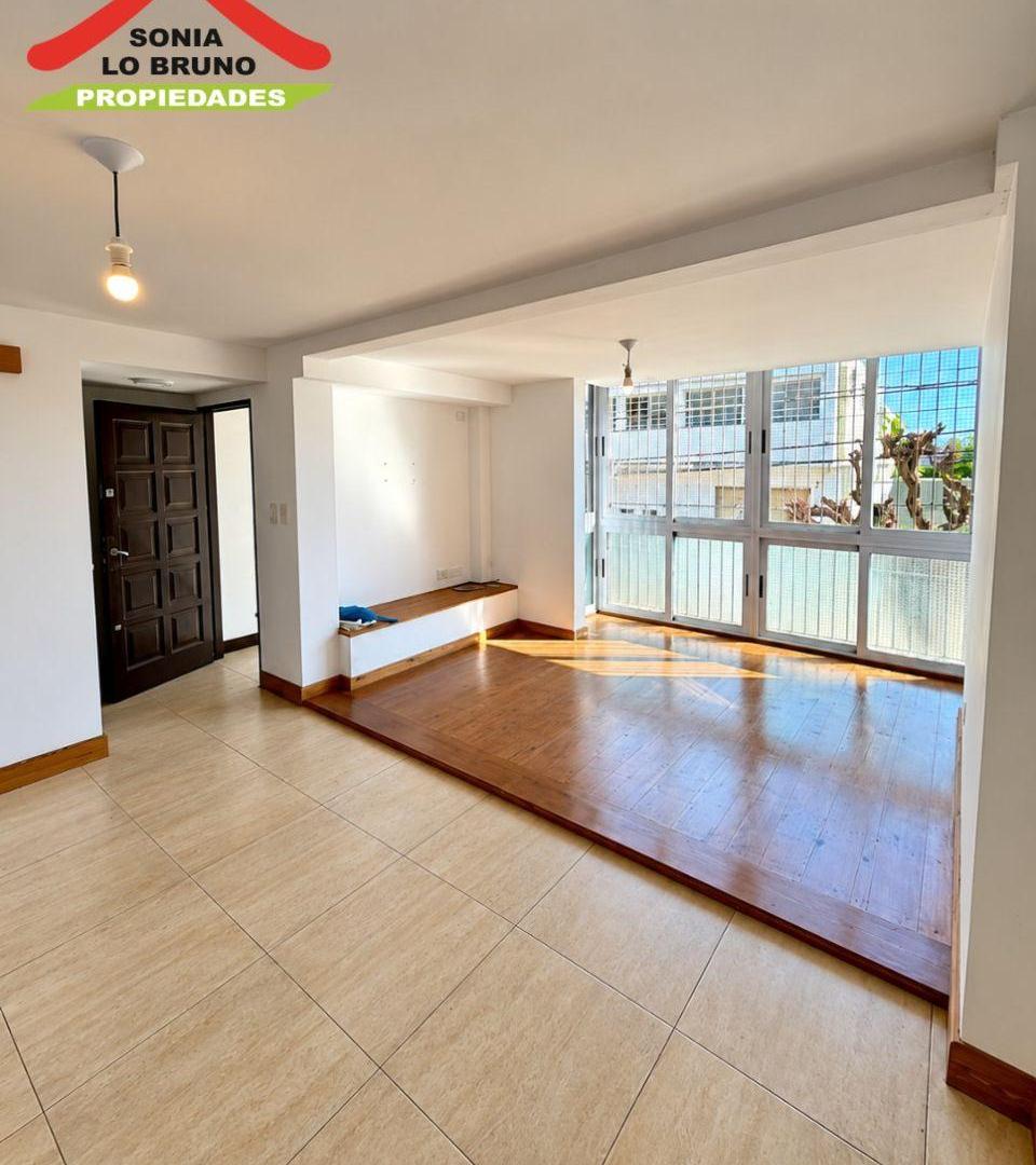 Foto de Hermos Triplex dos ambientes con cochera multiple en Paso del Rey, imagen 2