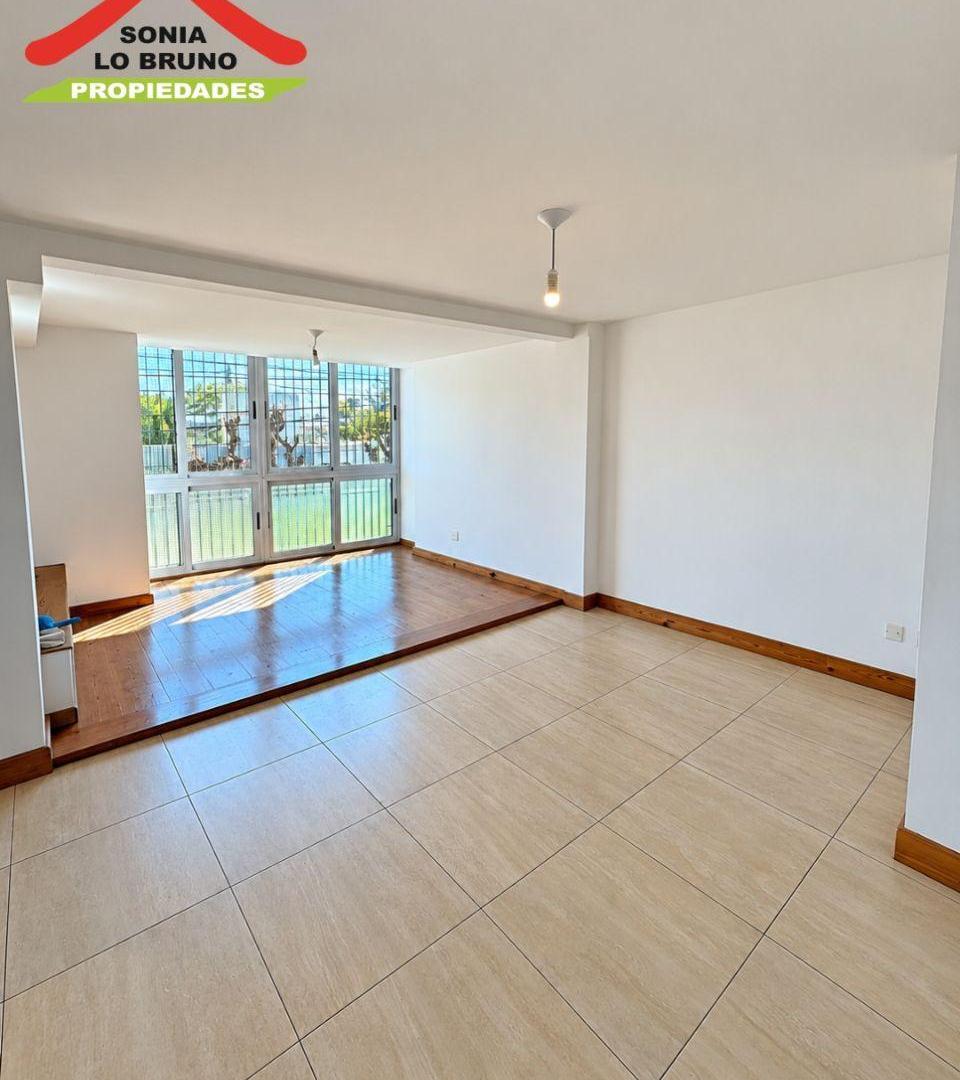 Foto de Hermos Triplex dos ambientes con cochera multiple en Paso del Rey, imagen 3