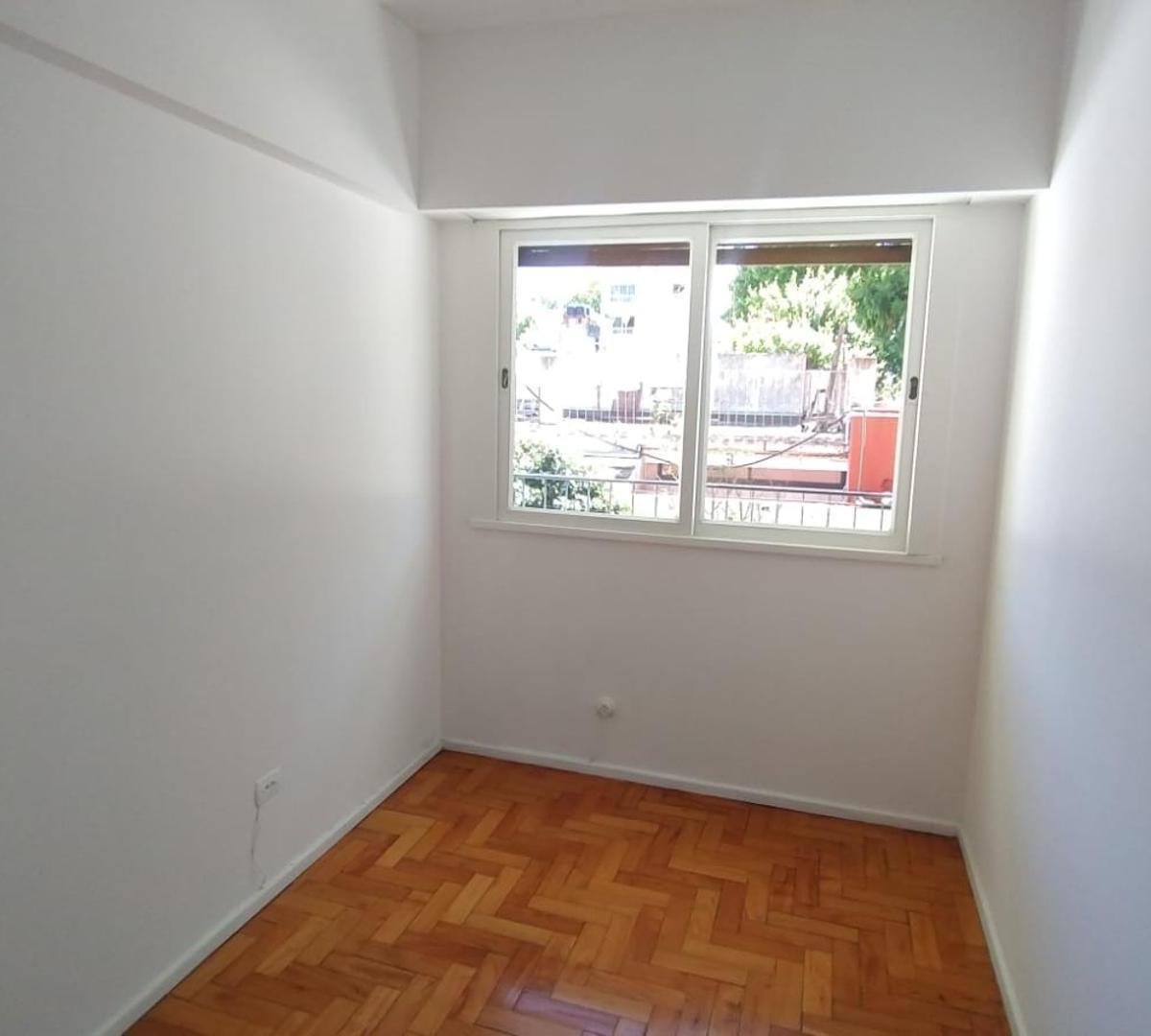 Excelente Depto 3 Amb. con Balcon Corrido Contrafrente 5