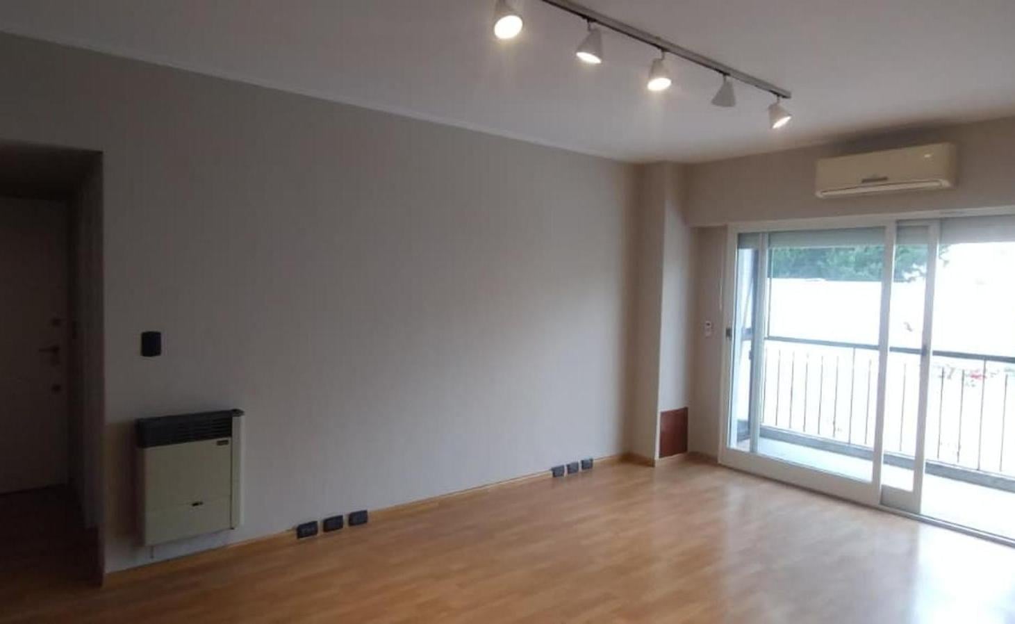 DEPARTAMENTO 3 AMBIENTES CONTRAFRENTE C/ BALCON