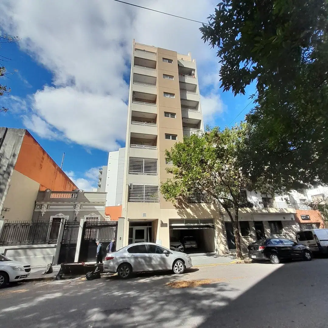 MONOAMBIENTE AL CONTRAFRENTE CON BALCON 3