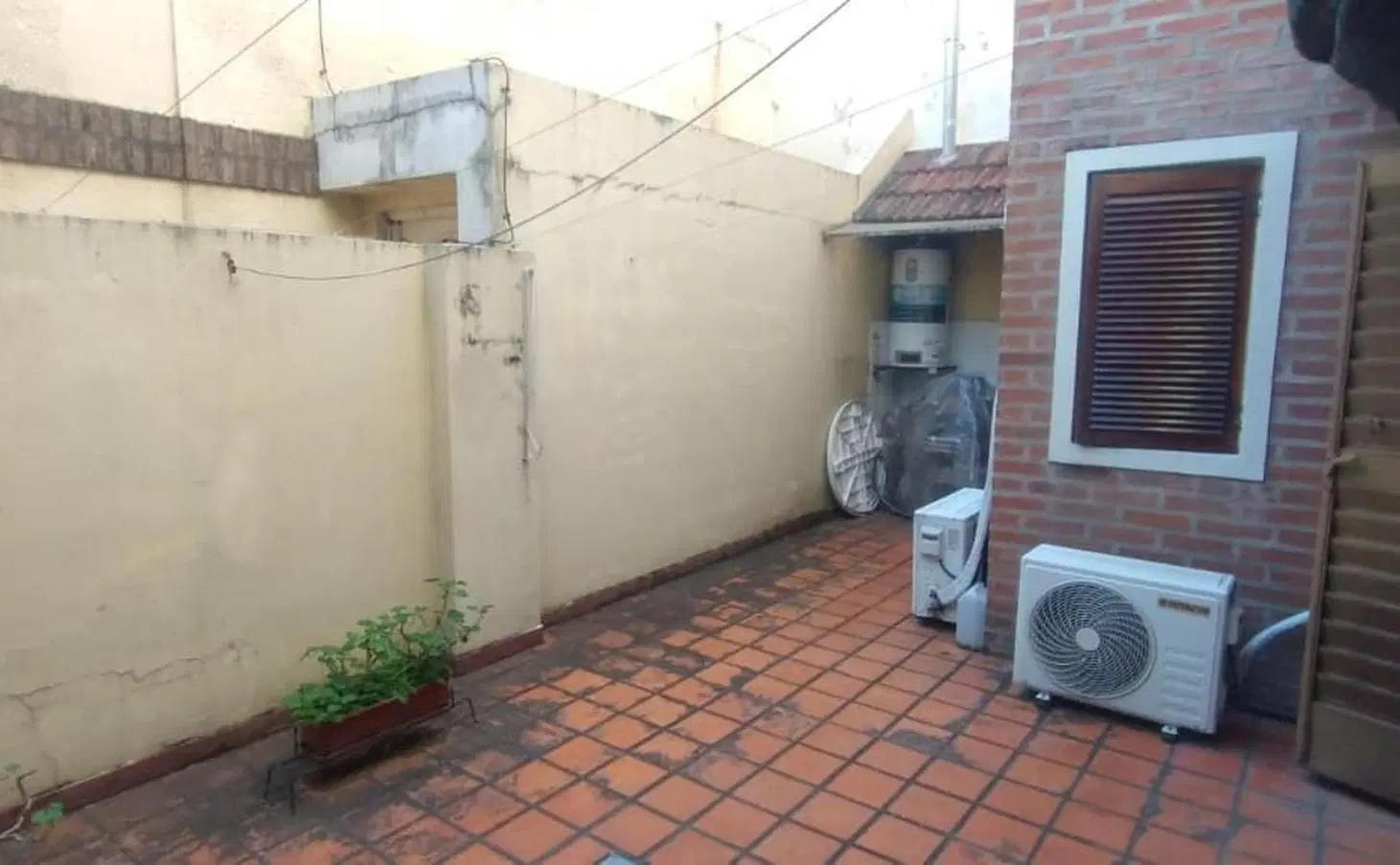 EXCELENTE  PH TIPO CASA 2 AMBIENTES LATERA CON PATIO PROPIO 2
