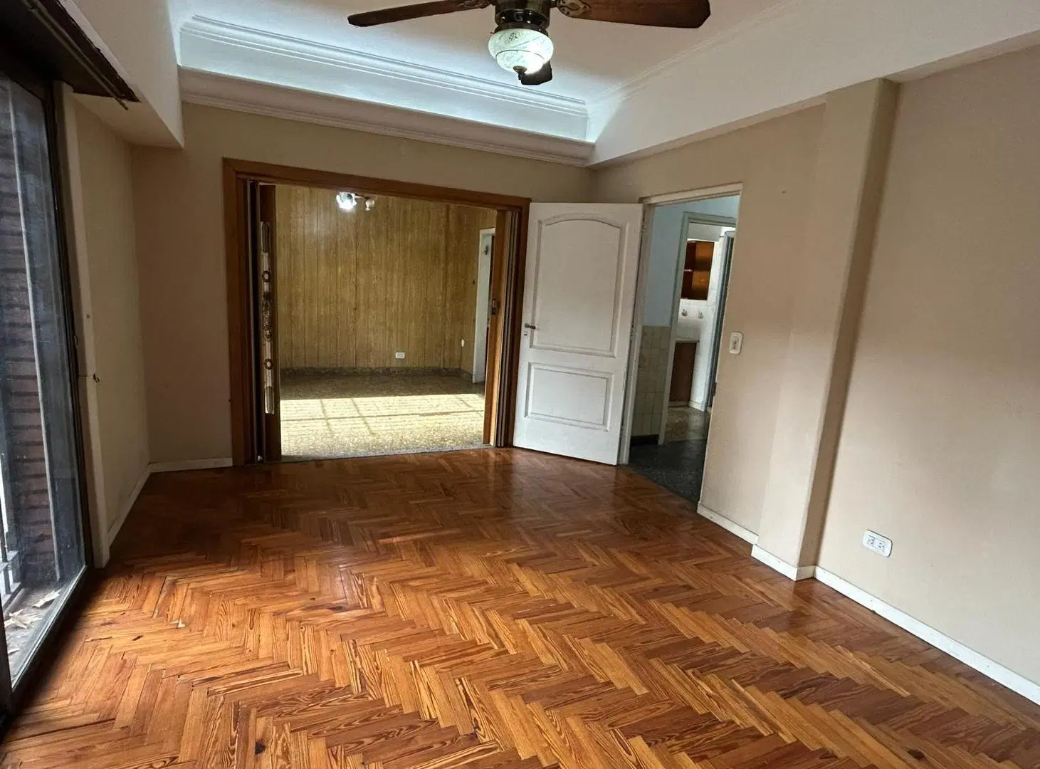 USO COMERCIAL - PISO UNICO 4 AMB. C/ BALCON Y TERRAZA PROP. 4