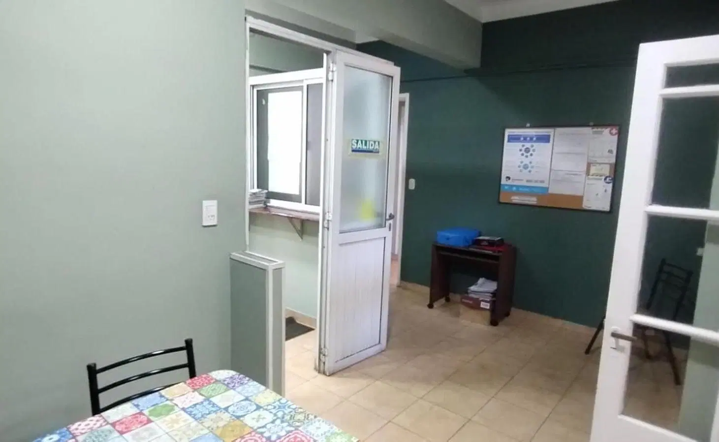 NEGOCIO ESPECIAL - PISO UNICO 4 AMB.  AL FRENTE EN 1° PISO 5