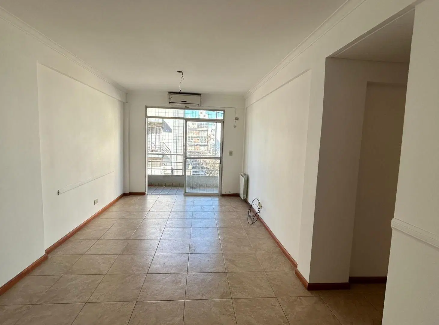 EXCELENTE SEMIPISO 3 AMB. AL FRENTE C/ BALCON 5