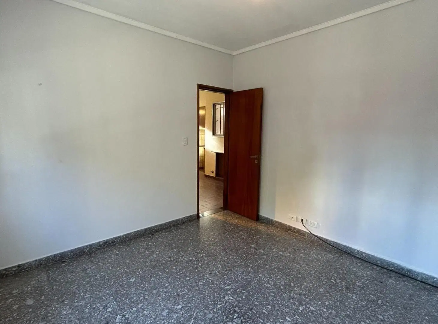 PH T. CASA 2 1/2 AMB. C/ ENTRADA INDEP. - PTIO Y TZA. 4