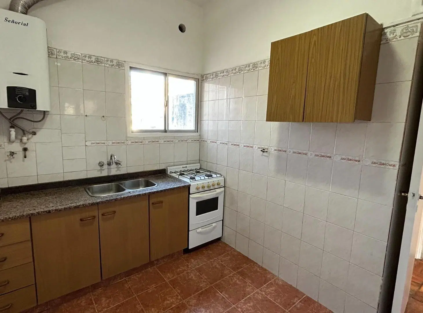 PISO UNICO 3 AMB FRENTE C/ BALCON – TERRAZA PROP. C/PARRILLA 8
