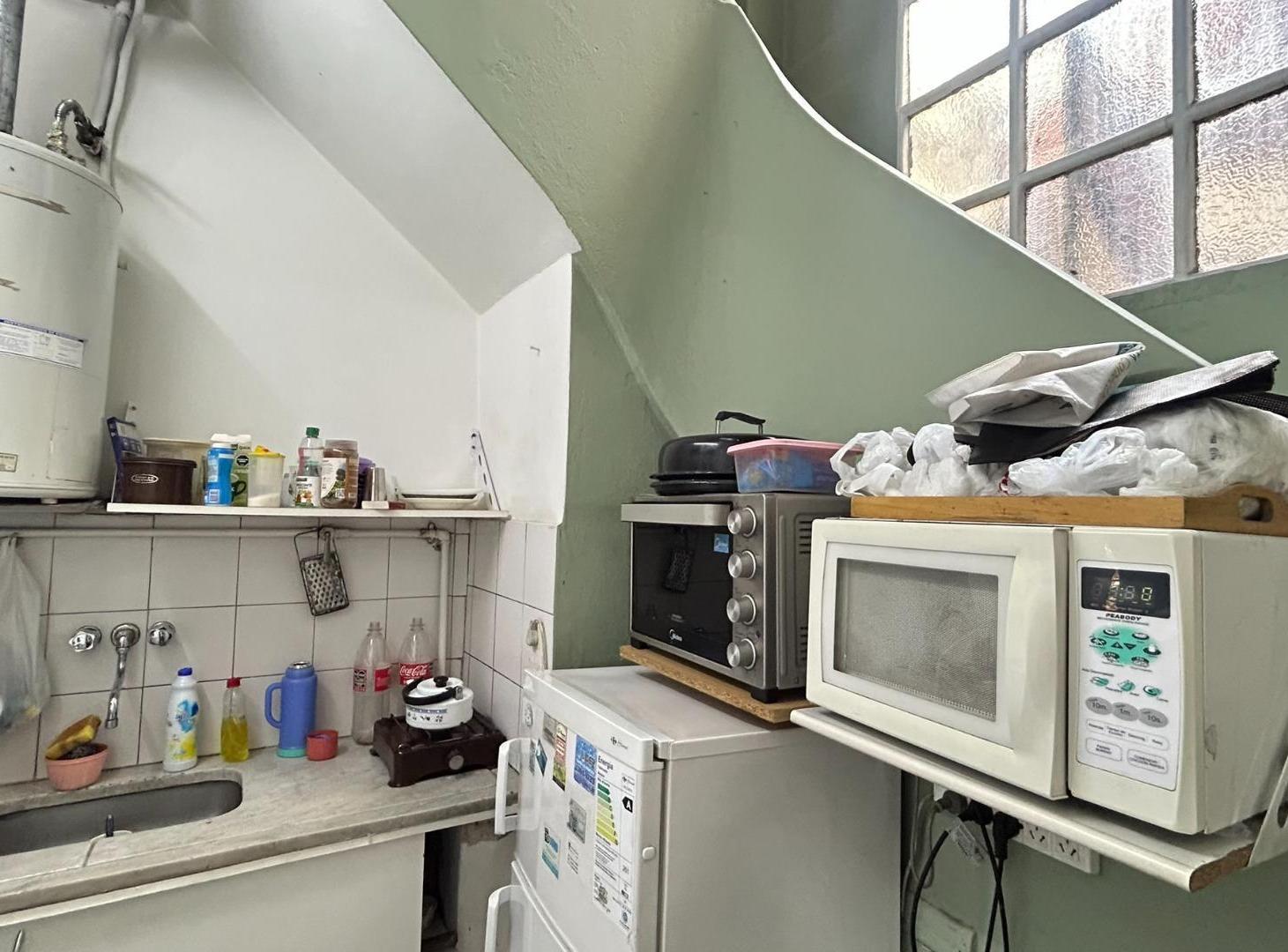 Foto de OFICINA / PISO UNICO 4 AMBIENTES AL FRENTE EN 1° PISO, imagen 5
