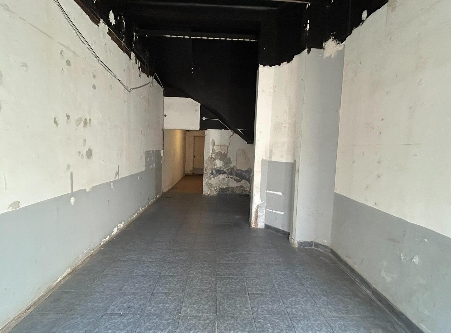 Foto de LOCAL COMERCIAL 8.00 X 3.50 -FOCO COMERCIAL - SIN EXPENSAS, imagen 4