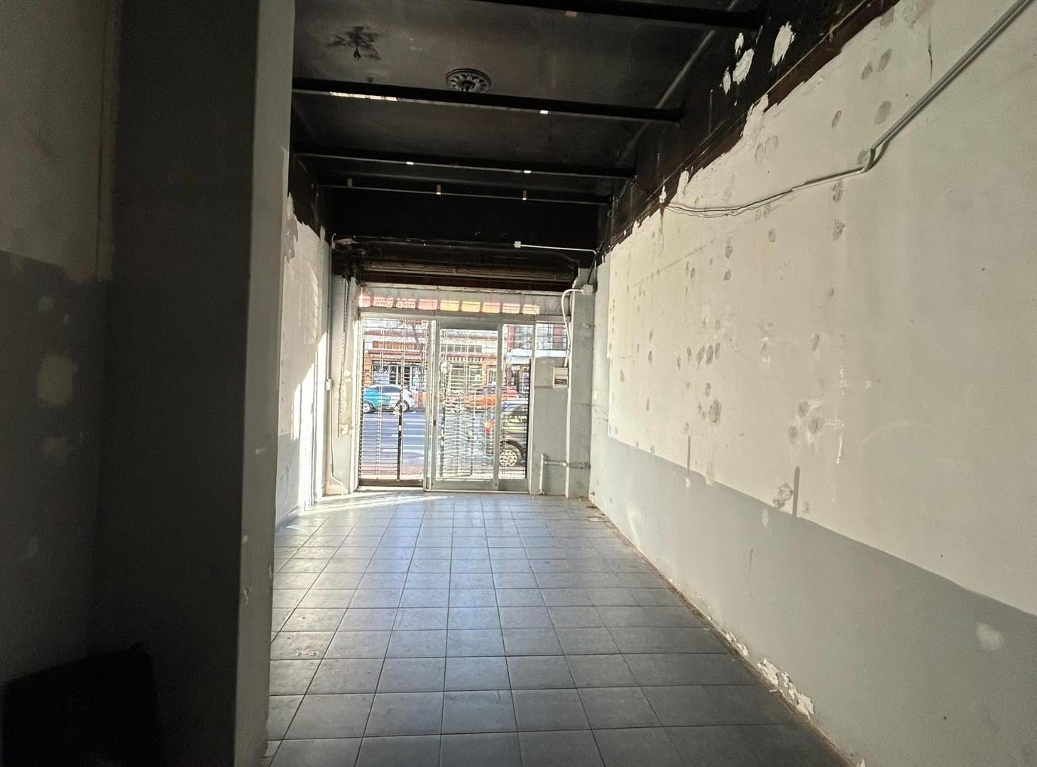 Foto de LOCAL COMERCIAL 8.00 X 3.50 -FOCO COMERCIAL - SIN EXPENSAS, imagen 5
