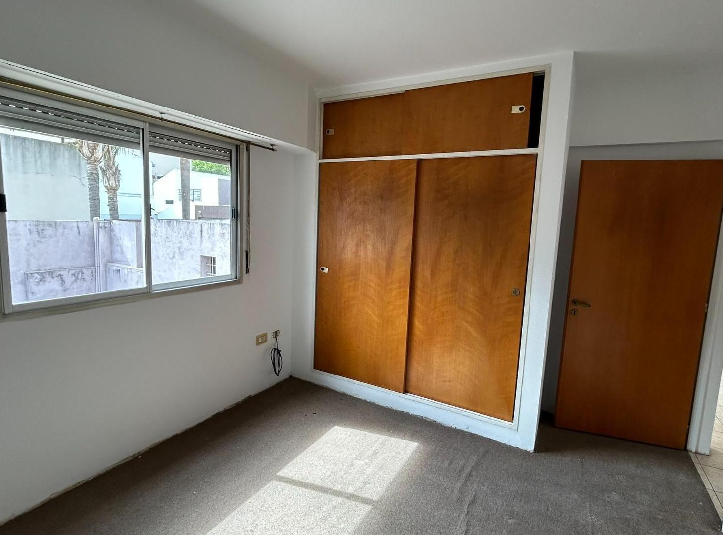 Foto de DEPARTAMENTO SEMIPISO 2 AMB. CONTRAFRENTE CON BALCON Y PATIO, imagen 2