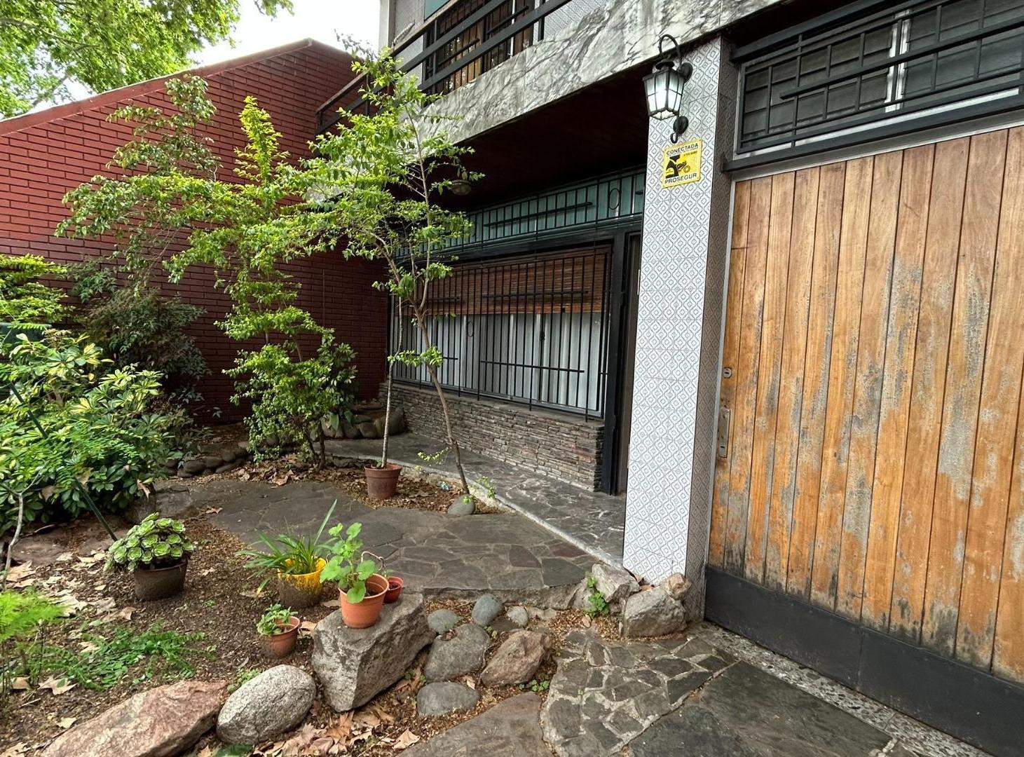 Foto de CASA 6 AMB C/ DEP. SERV. - PARQUE - GARAGE- PTIO, imagen 5