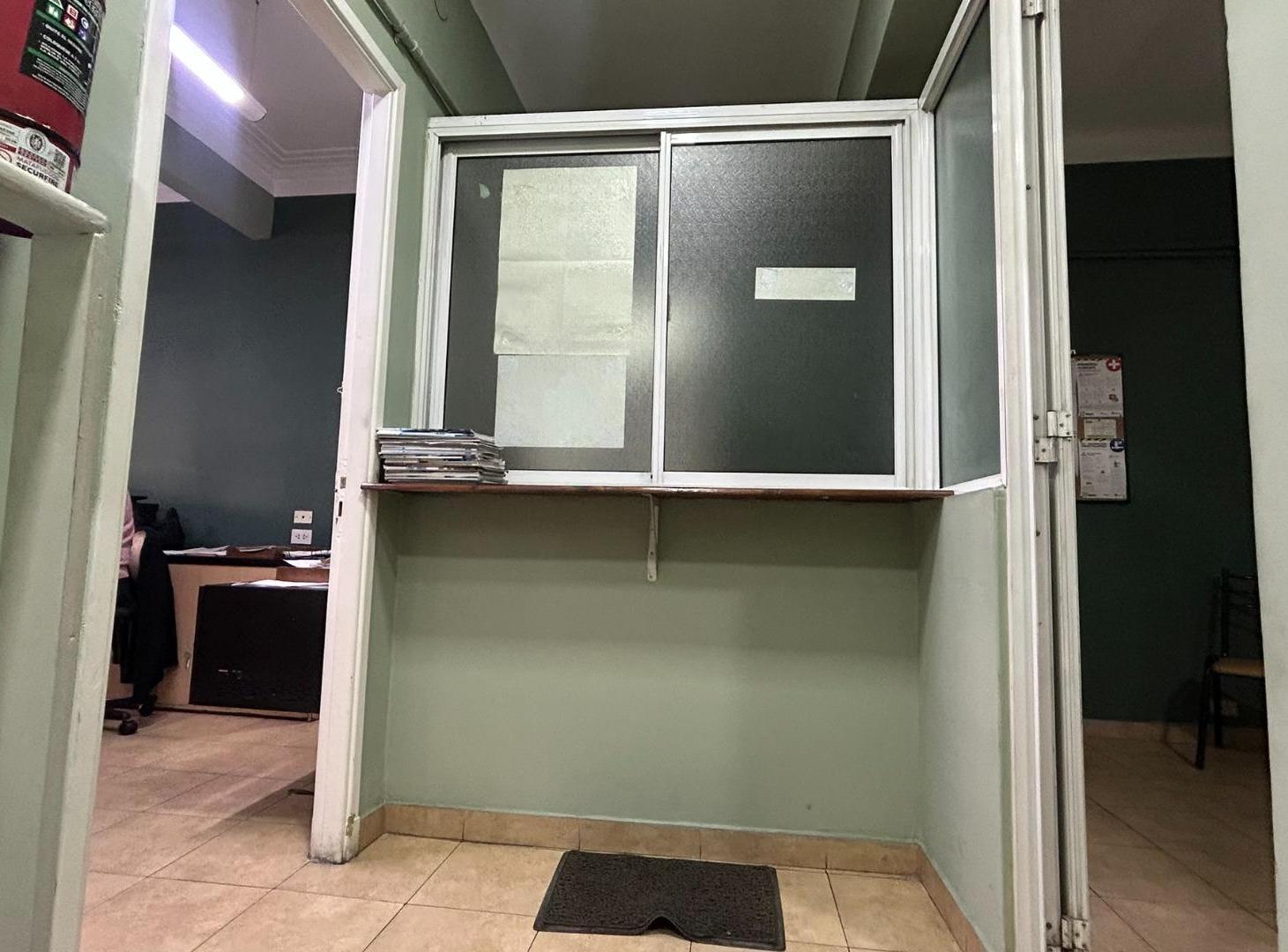 Foto de PH 4 AMBIENTES - PISO UNICO AL FRENTE EN 1° PISO - S/ EXPEN, imagen 5