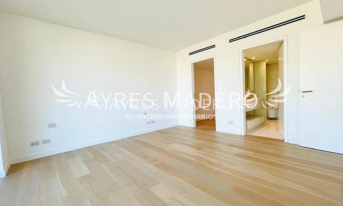 Oceana - Departamento 4 Ambientes C/ Dependencia en Venta 3