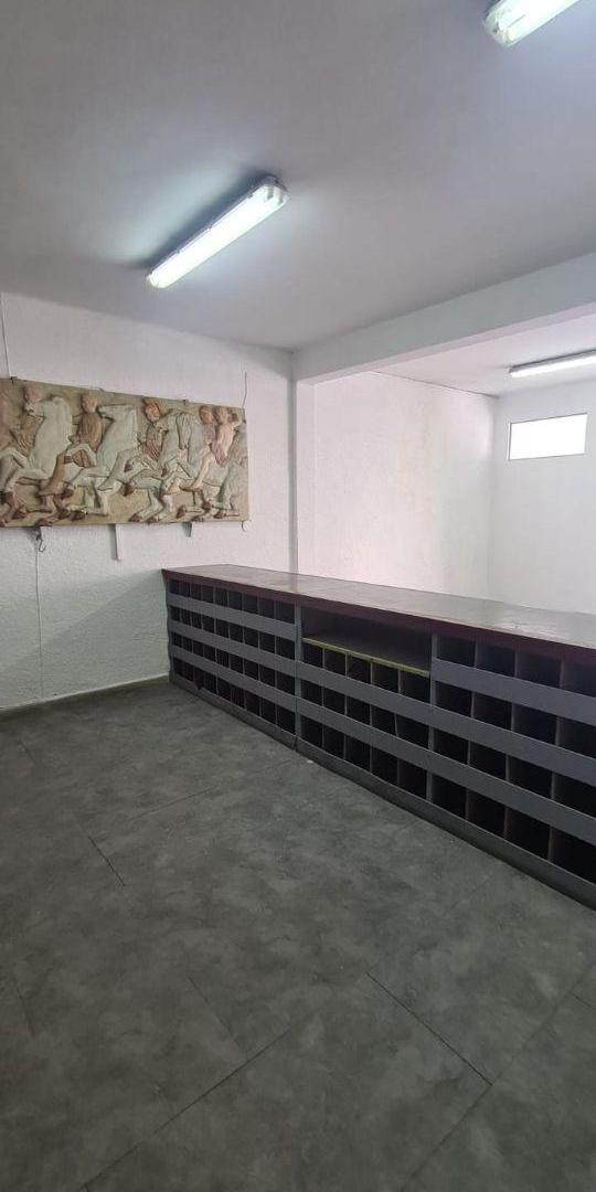 Foto de Local comercial de 166 m2 en alquiler en Ciudadela, imagen 5