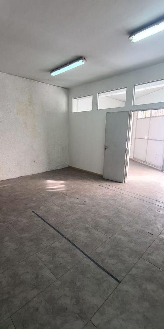 Foto de Local comercial de 166 m2 en alquiler en Ciudadela, imagen 1