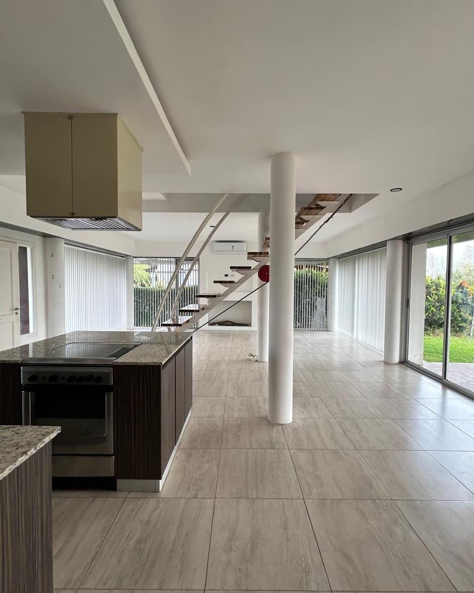 Foto de VENTA CON RENTA SANTA GUADALUPE PILAR DEL ESTE PILAR CUATRO DORMITORIOS, imagen 5