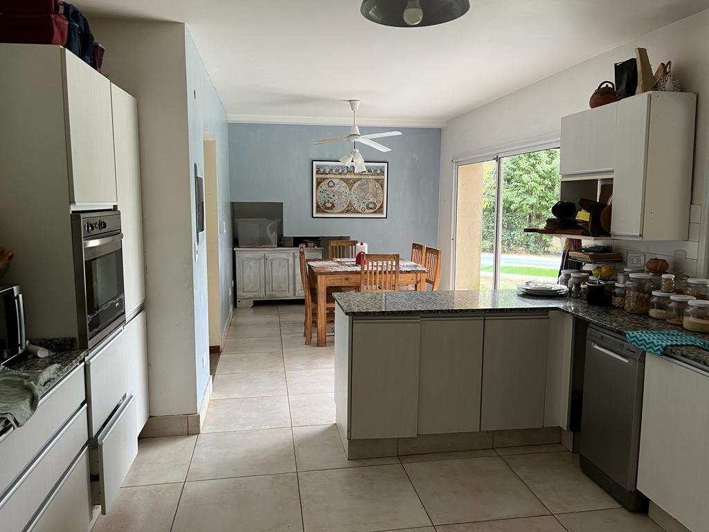 Foto de CASA A LA VENTA CON RENTA EN SAINT MATTHEWS VILLAGE PILAR, 5 DORMITORIOS, imagen 4