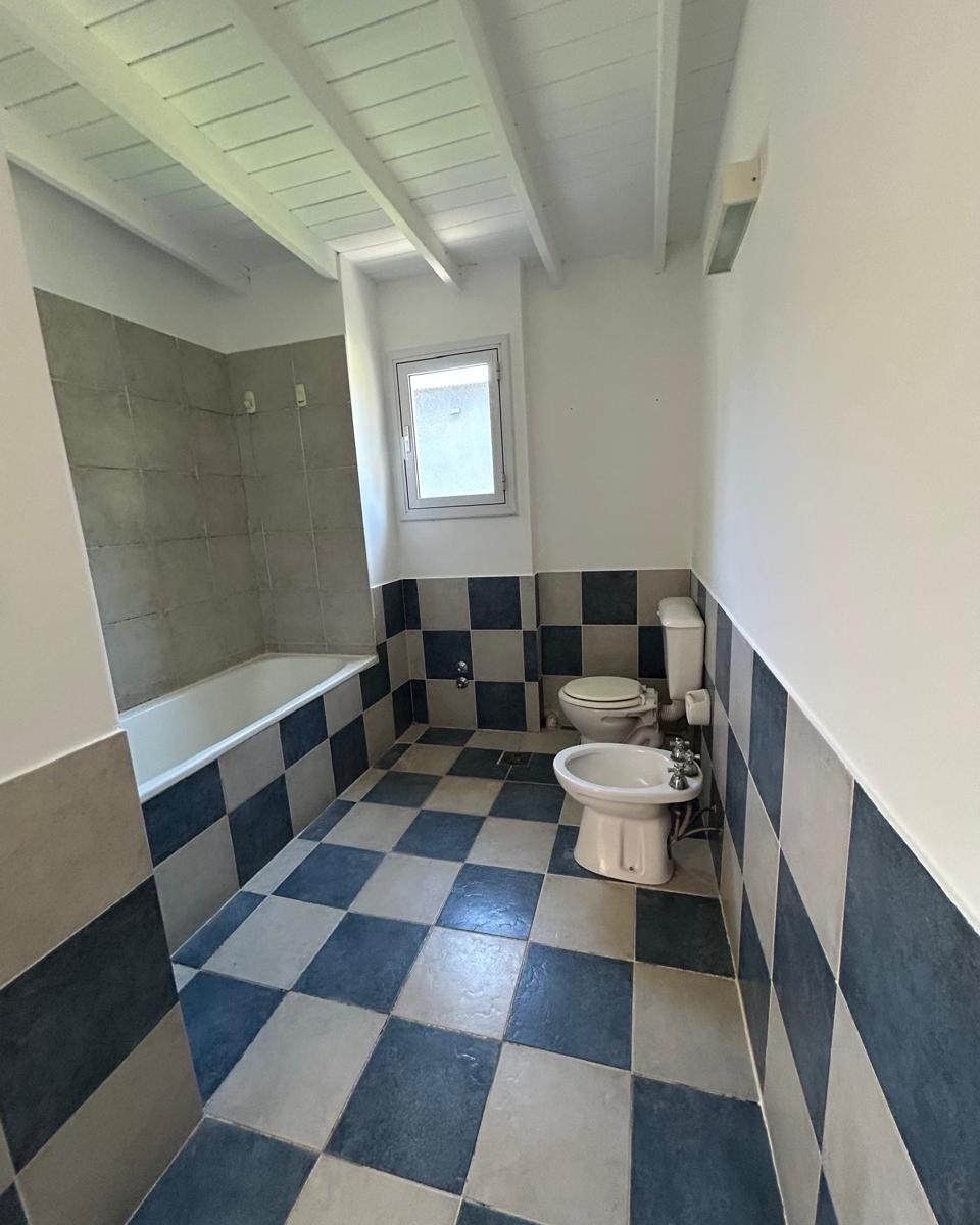 Casa en Venta en Saint Matthews Village Pilar Cuatro Dorm. y Dependencias 1