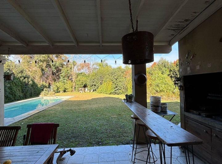 VENTA, CASA CON 4 DORMITORIOS, DEPENDENCIA, PLAYROOM. SAINT MATTHEWS, PILAR