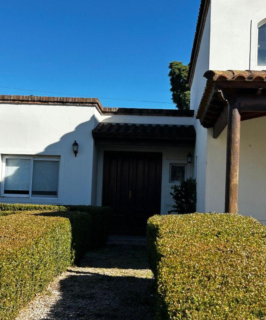 Venta, casa en St Matthews, 3 dormitorios más dependencia