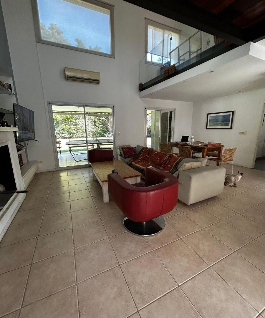 Foto de Venta, Casa moderna en St Matthews Pilar, imagen 1