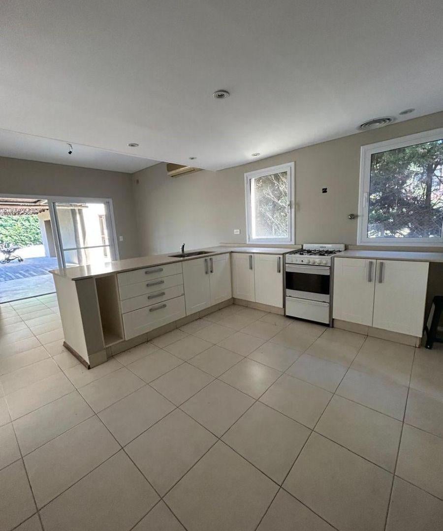 Foto de CASA EN VENTA EN SAINT MATTHEWS VILLAGE LOTE CENTRAL, imagen 3