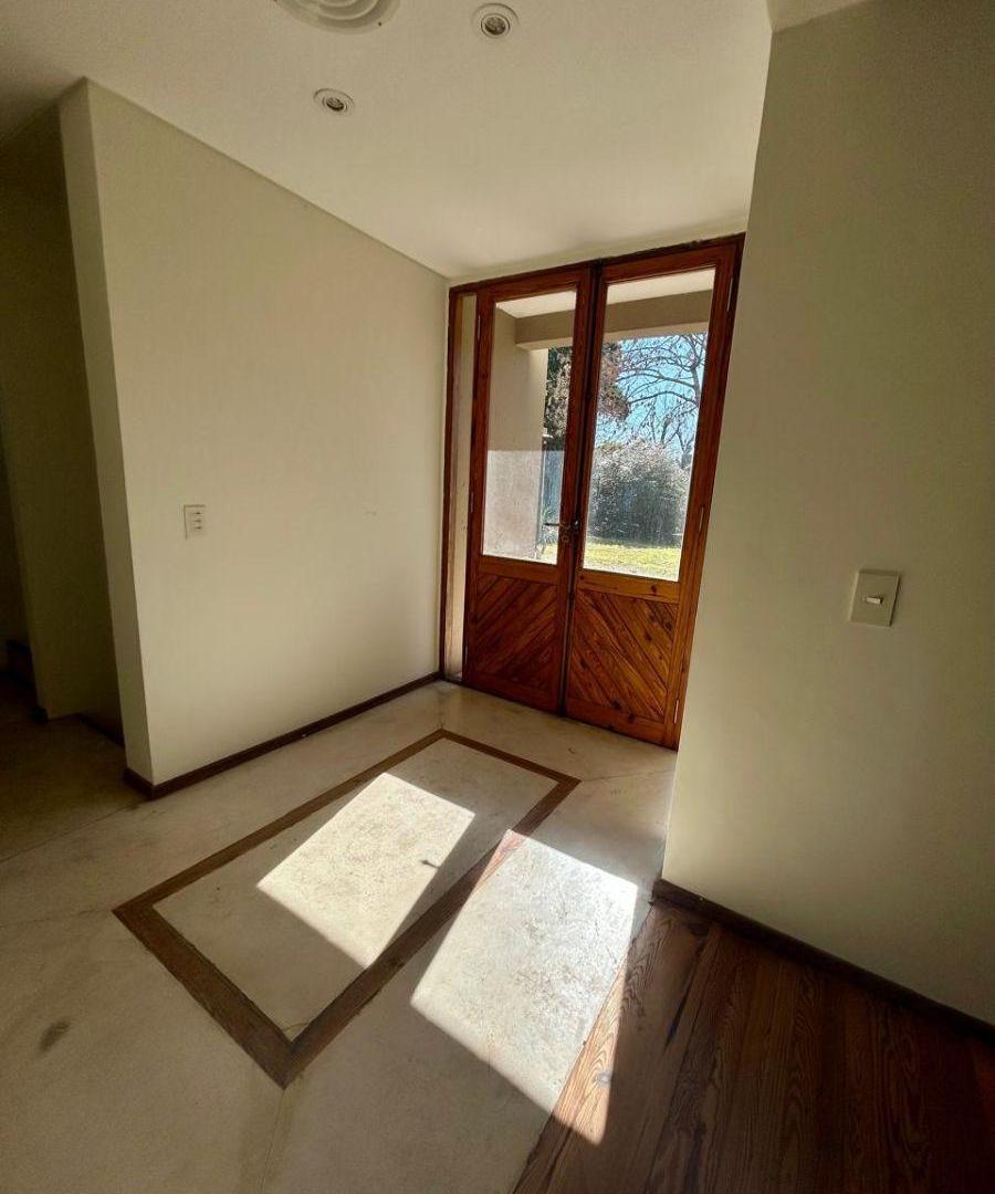 Foto de CASA EN VENTA EN SAINT MATTHEWS VILLAGE LOTE CENTRAL, imagen 2