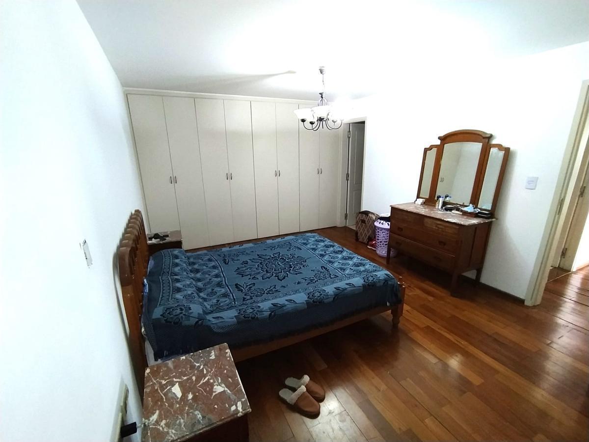 Departamento de Categoría Piso Entero en Venta con Cochera en Nueva Córdoba 5