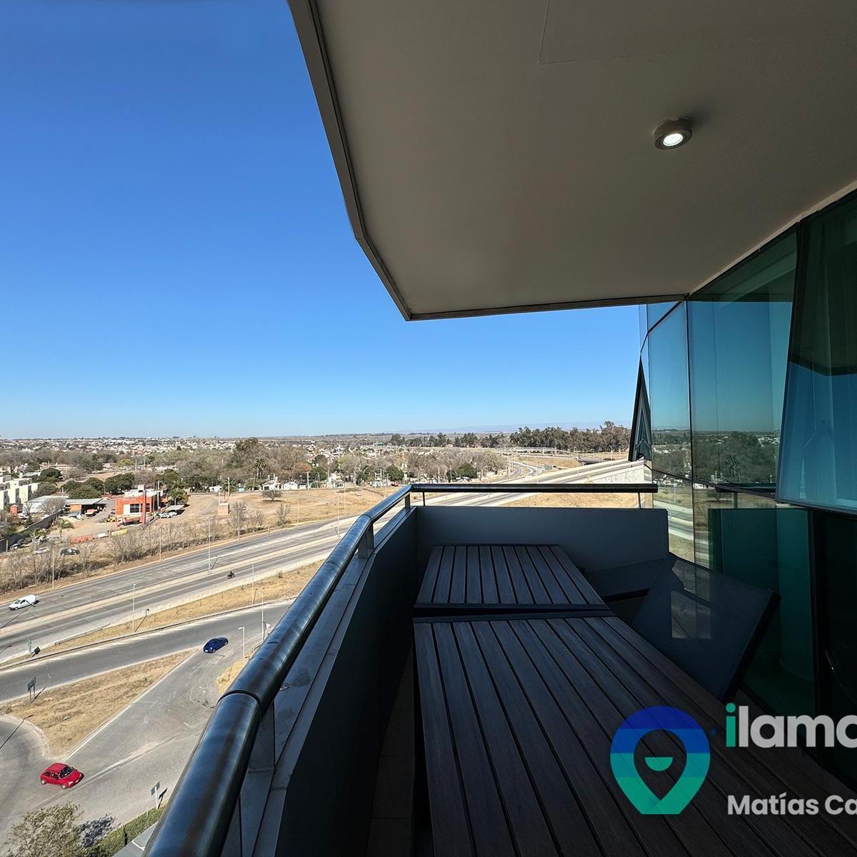 Piso Entero de 4 Dorm. a La Venta en Torre Vip Uritorco en Altos de Villa Sol, 450 m² 2
