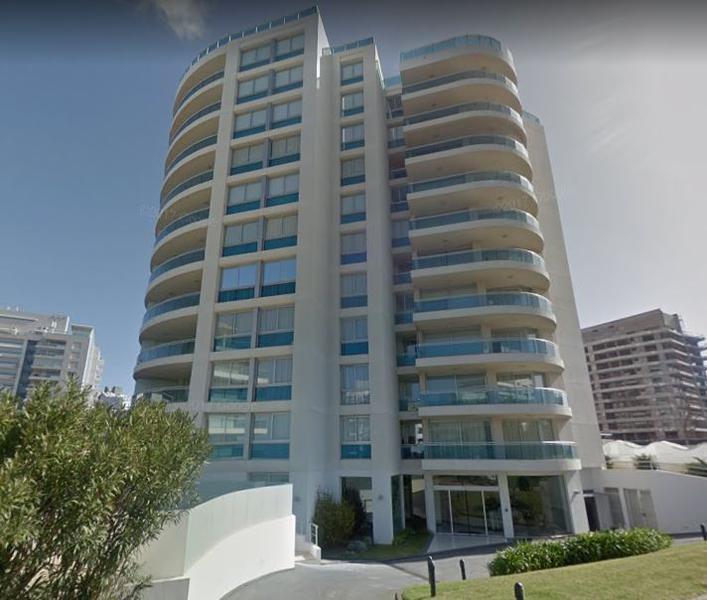 Departamento 3 dormitorios   servicio con vista al mar – Punta del Este