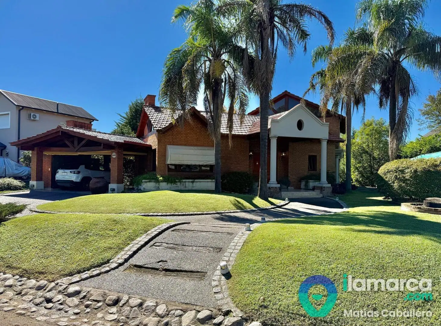 Casa familiar en Lomas de La Carolina: 3 dorm., pileta y quincho completo 2