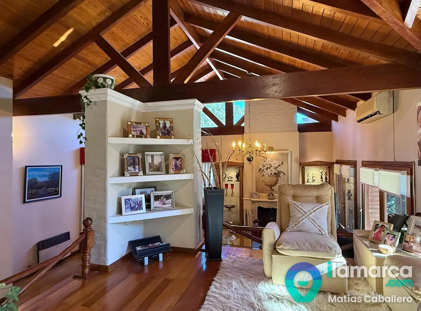 Casa familiar en Lomas de La Carolina: 3 dorm., pileta y quincho completo 1