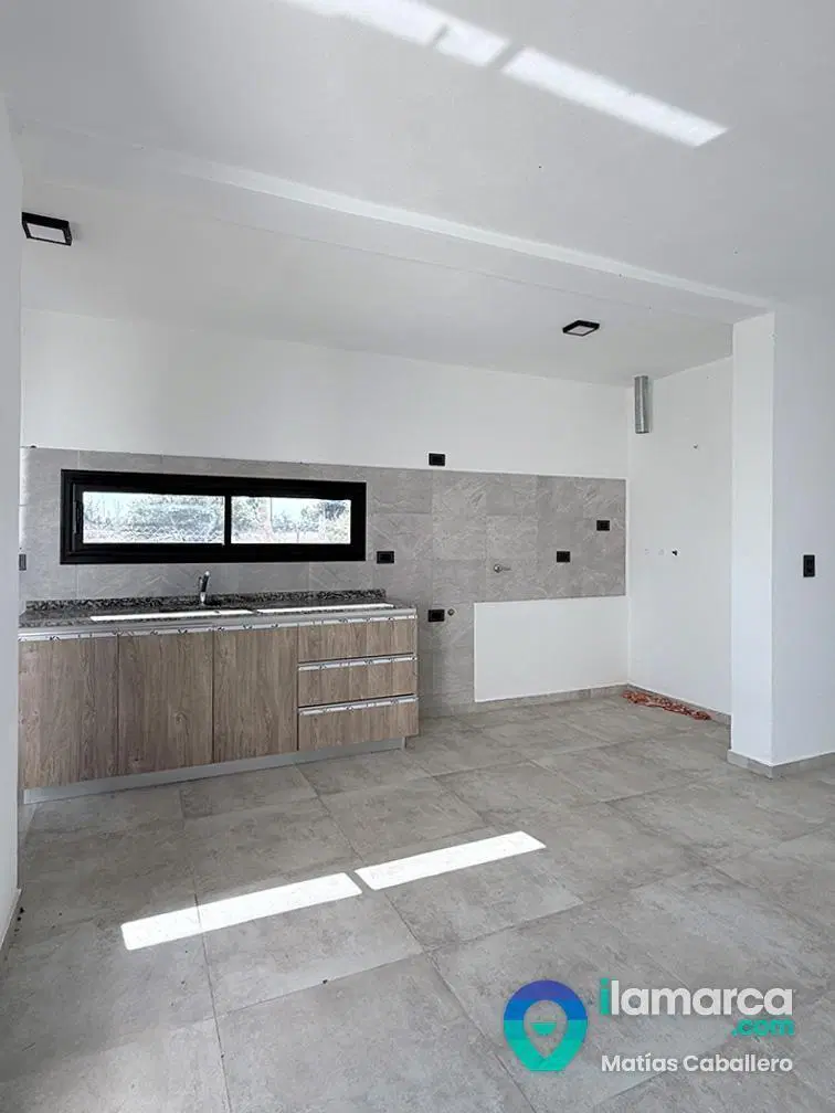 Casa a estrenar en Altos de la Colina, Colonia Tirolesa - 2 dorm. planta baja 4