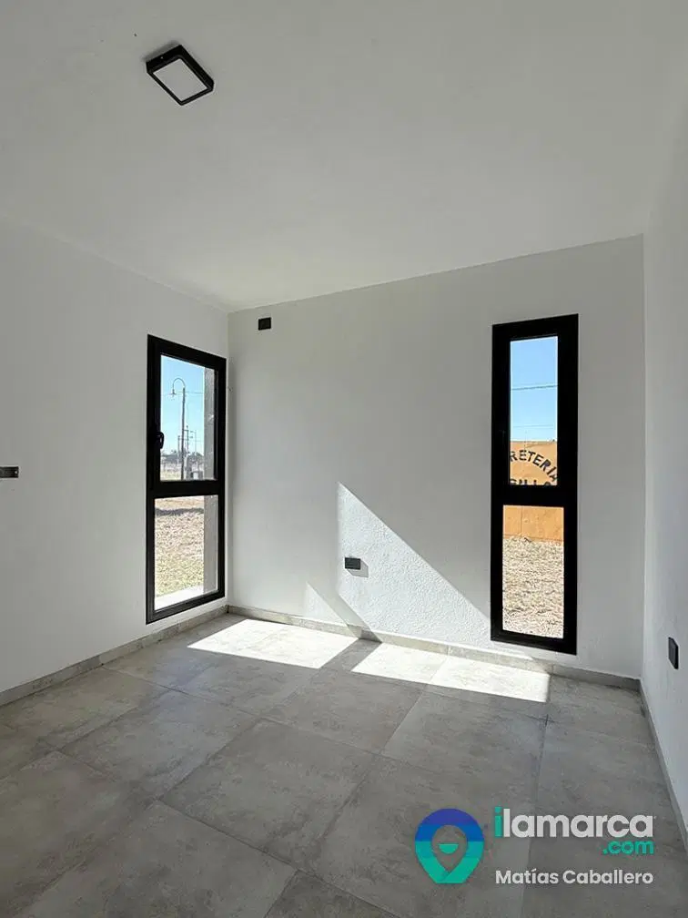 Casa a estrenar en Altos de la Colina, Colonia Tirolesa - 2 dorm. planta baja 5