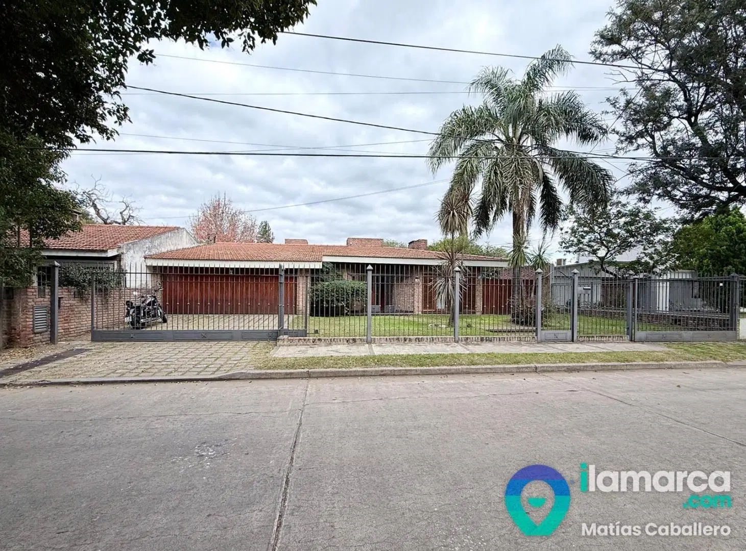 Casa en venta en Granja de Funes | 1.300 m² de terreno, 4 dormitorios, pileta y quincho 3