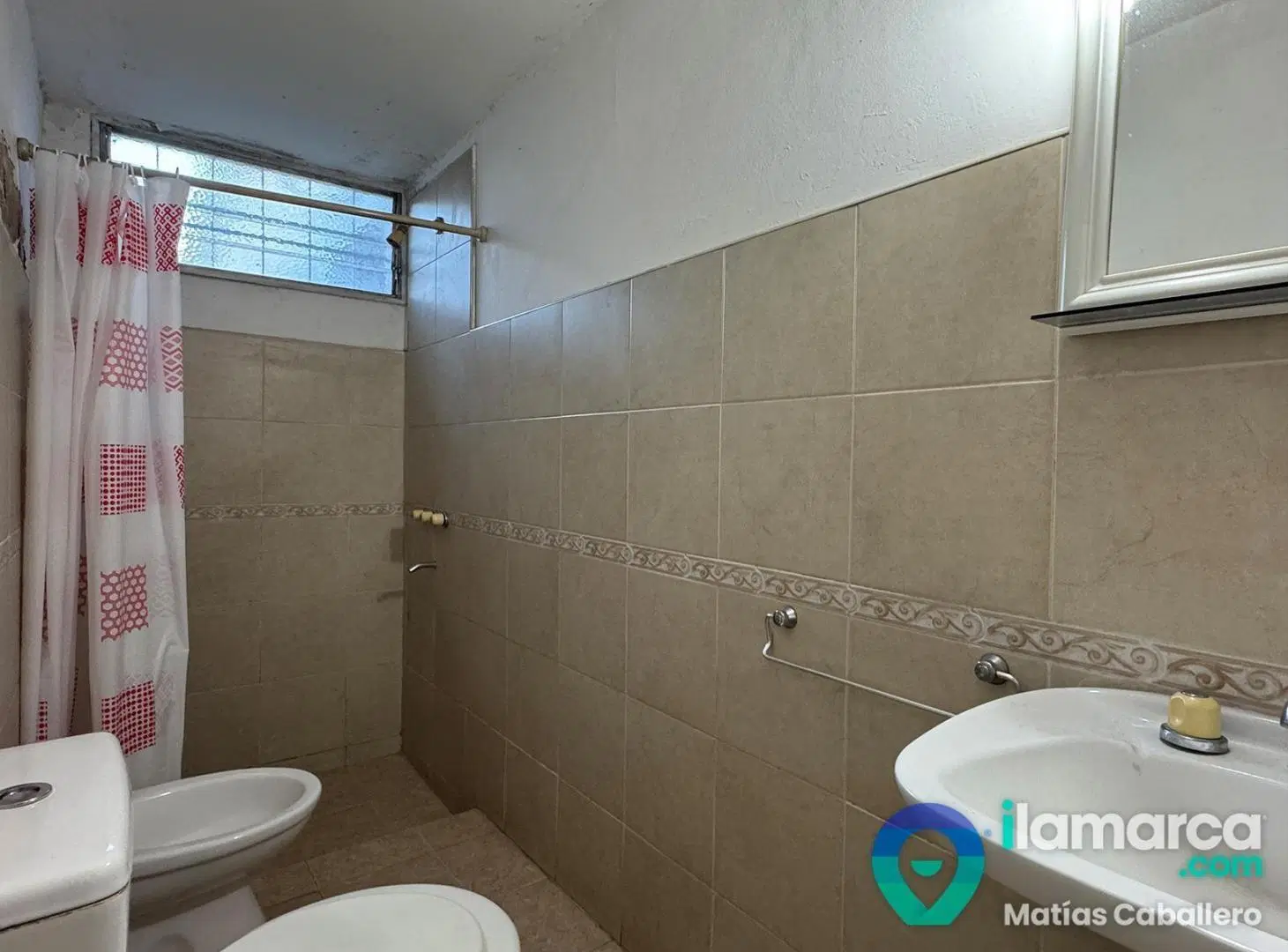 Casa en Alquiler en Unquillo con Amplio Parque y Ubicación Estratégica 3