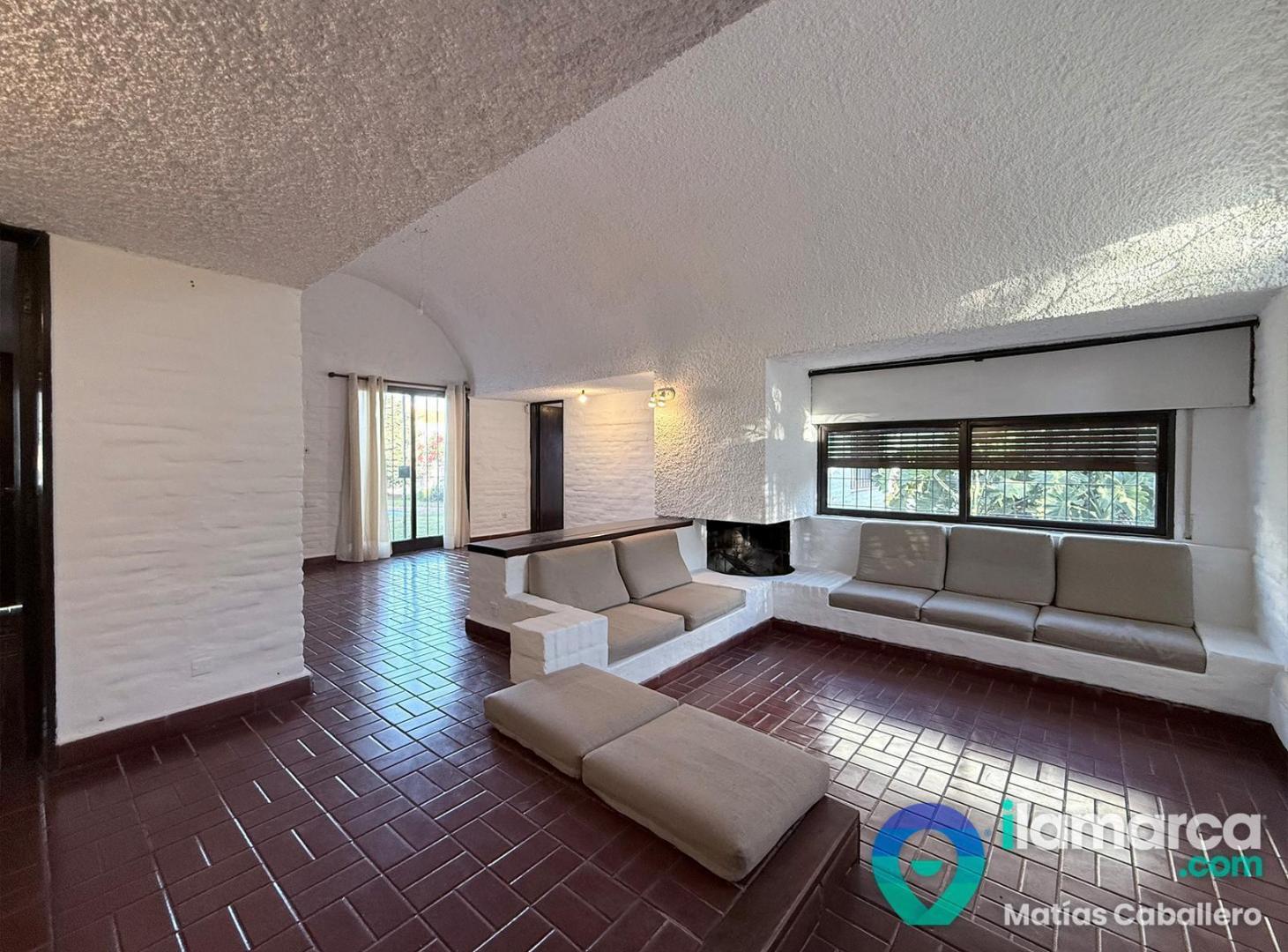 Foto de Casa en Alquiler en Urca, Amplio Terreno, Pileta y Excelente Entorno, imagen 1