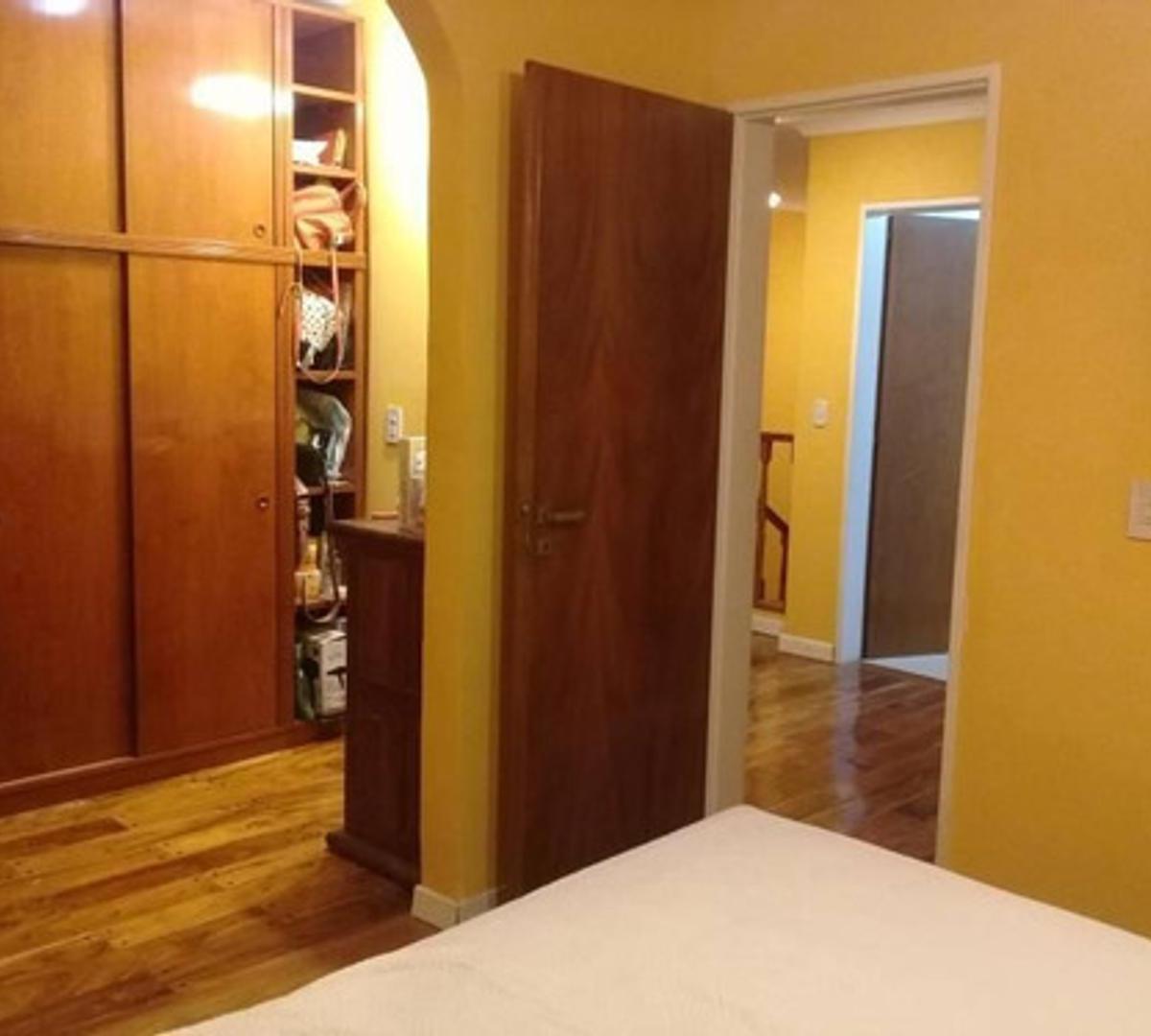 Casa en Venta 5amb Devoto con Patio y Parrilla Garaje 2 Aut 5