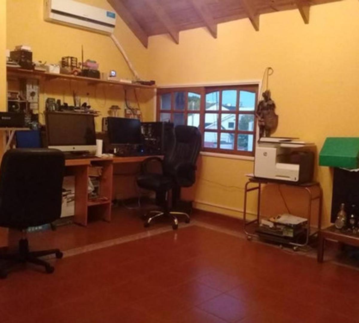 Casa en Venta 5amb Devoto con Patio y Parrilla Garaje 2 Aut 2