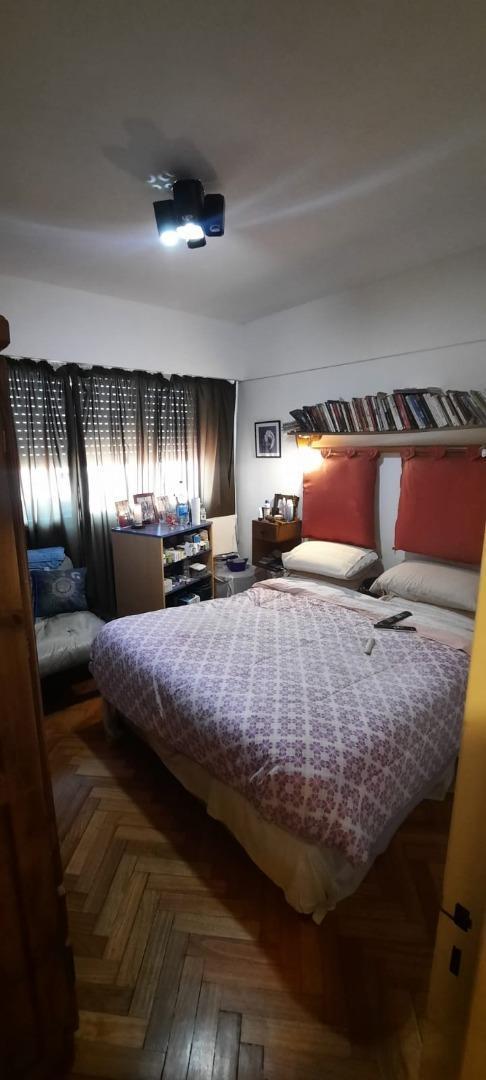 Departamento 3 Ambientes Al Frente con Balcón. Venta Almagro 5
