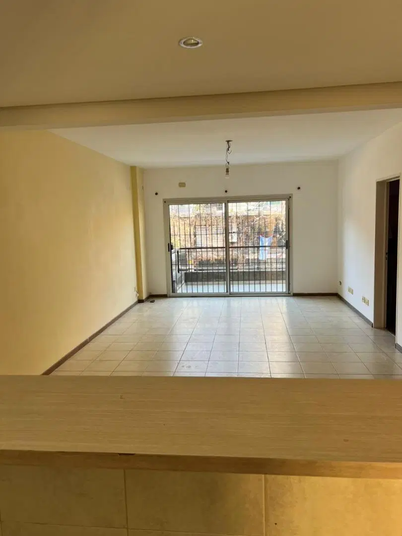 Departamento Alquiler 2 amb, Patio, Balcón, Coghlan 2