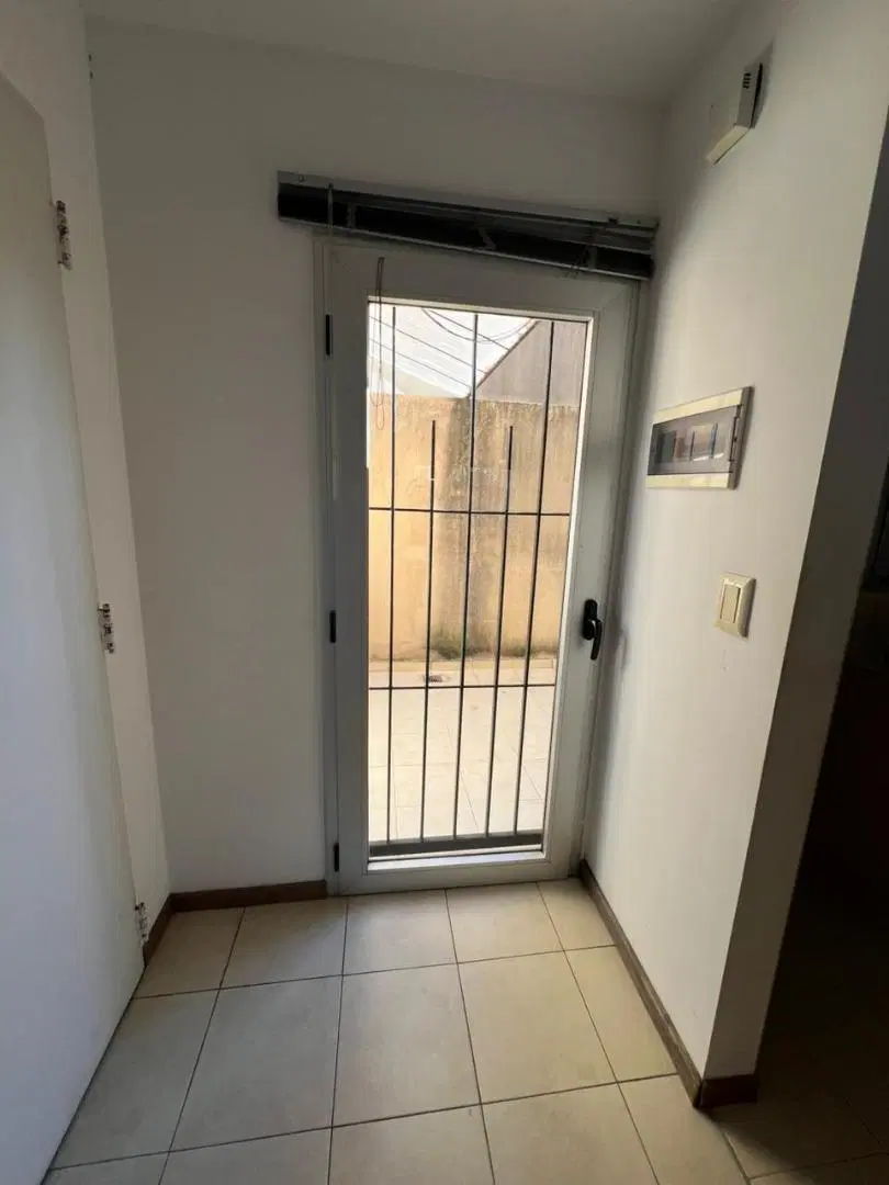 Departamento Alquiler 2 amb, Patio, Balcón, Coghlan 3