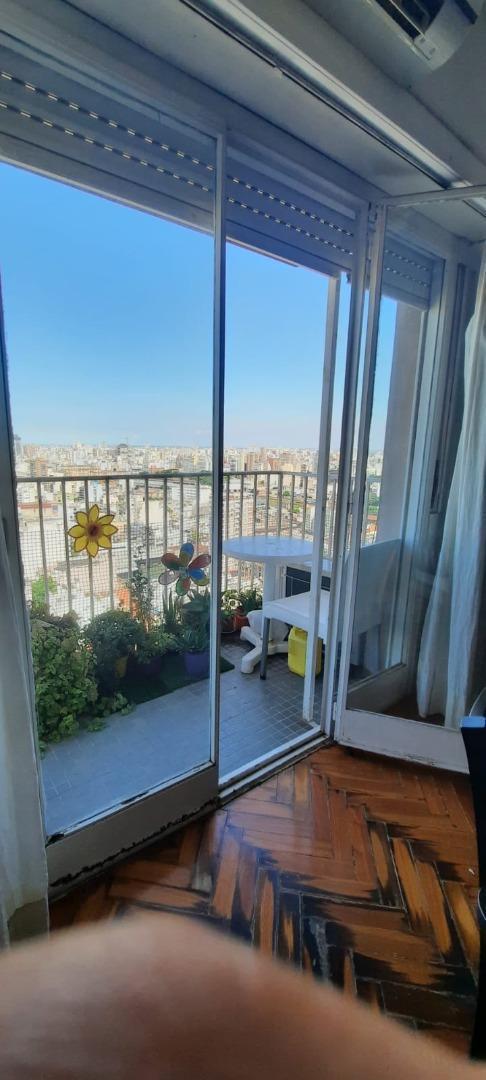 Foto de Departamento 3 ambientes al frente con balcón. Venta Almagro, imagen 2