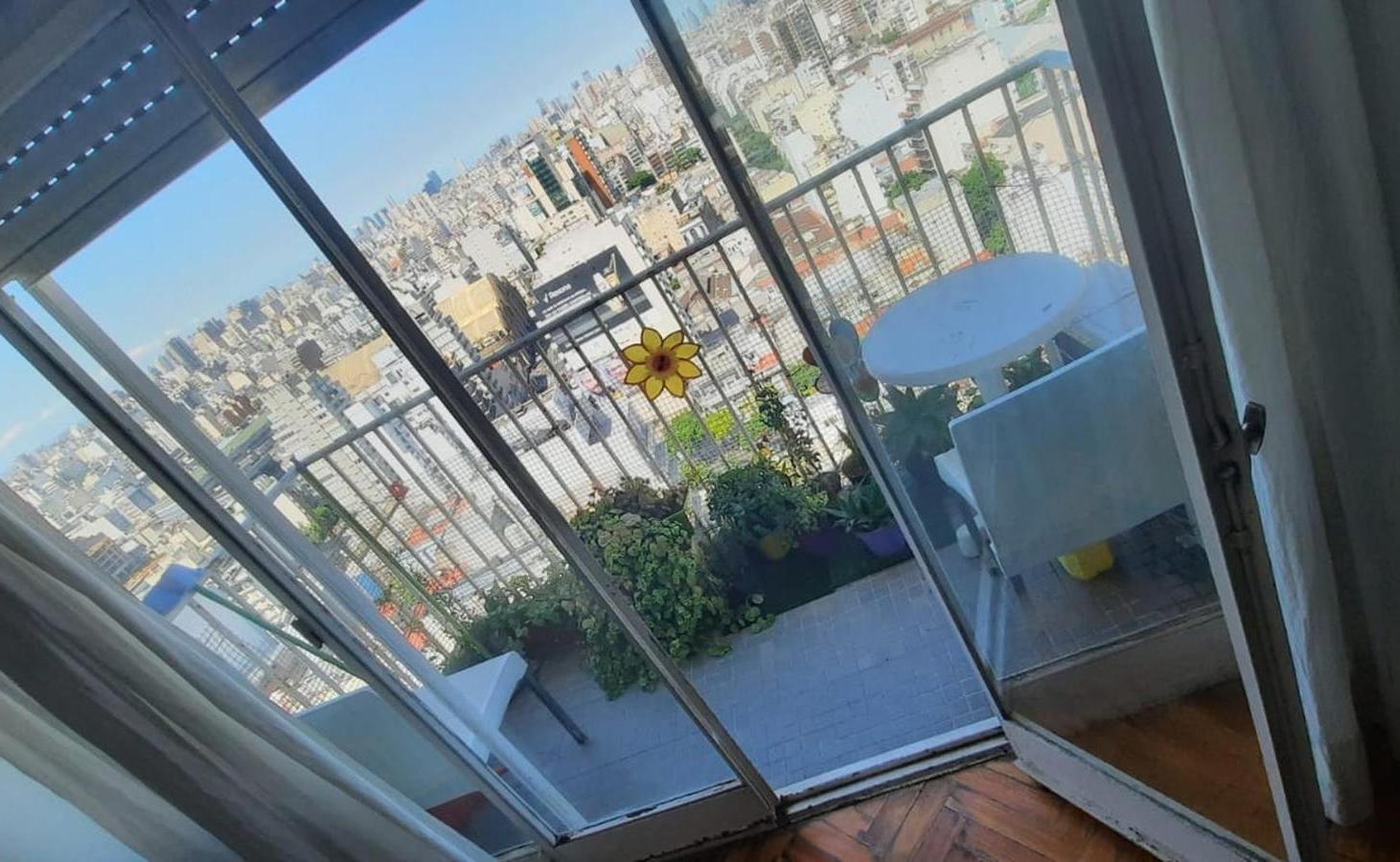 Foto de Departamento 3 ambientes al frente con balcón. Venta Almagro, imagen 3