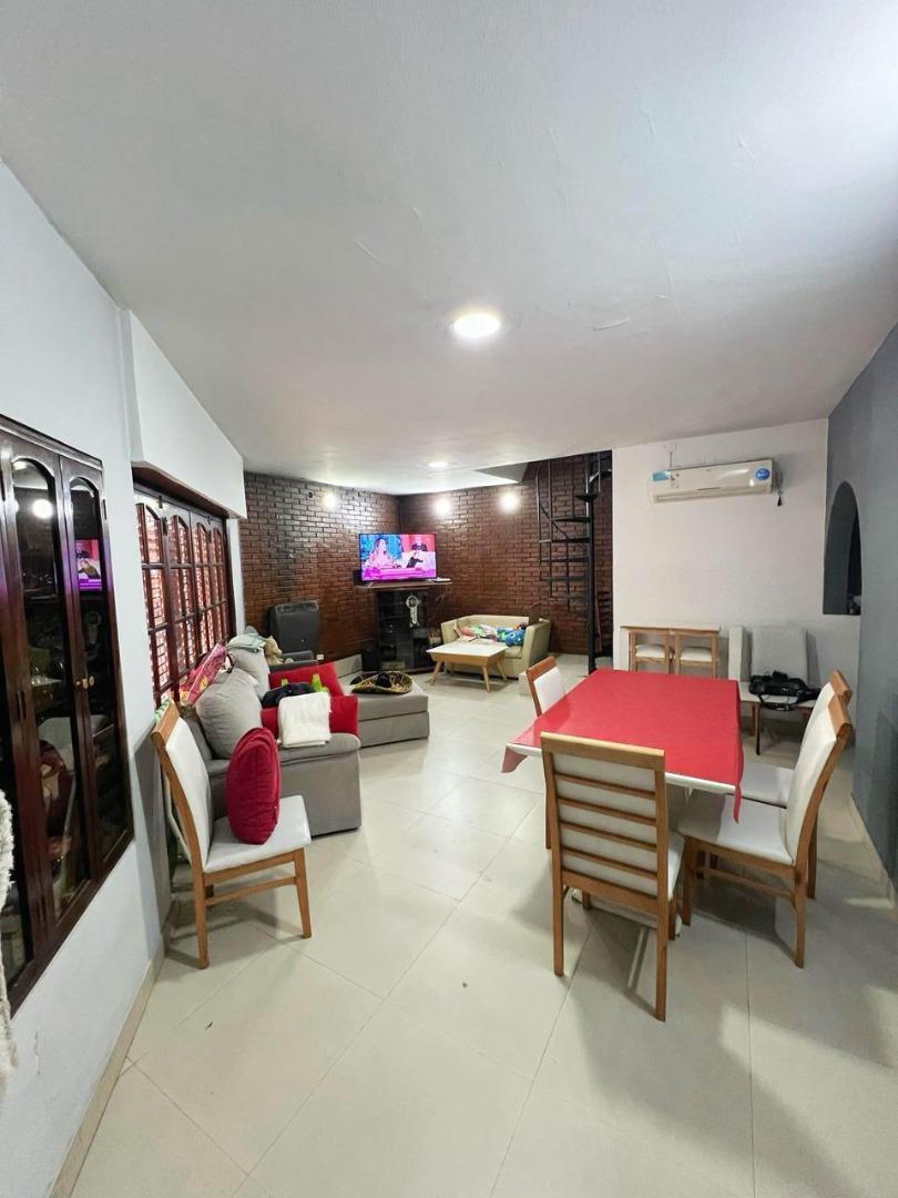 Foto de Casa 5 amb en Venta en Esquina Villa Lugano, imagen 2